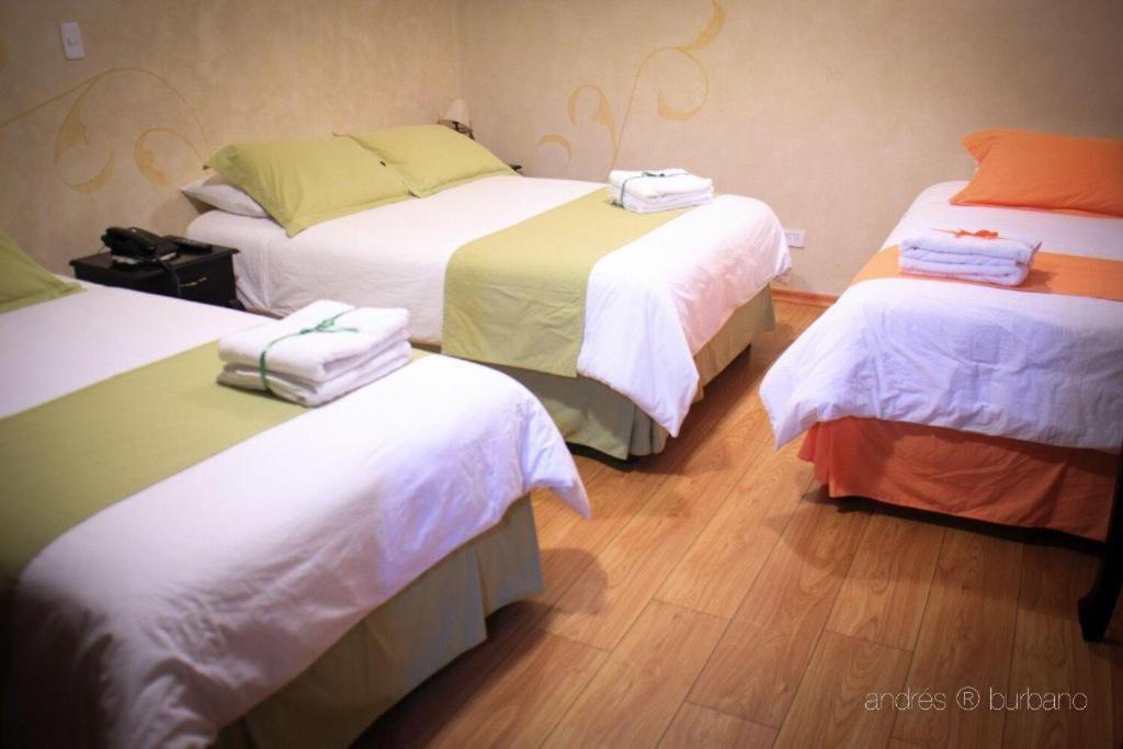Latacunga Hostel Экстерьер фото