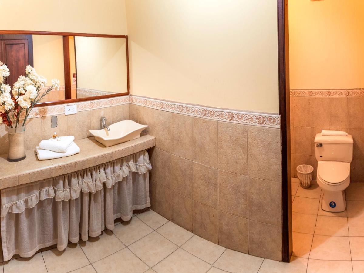 Latacunga Hostel Экстерьер фото